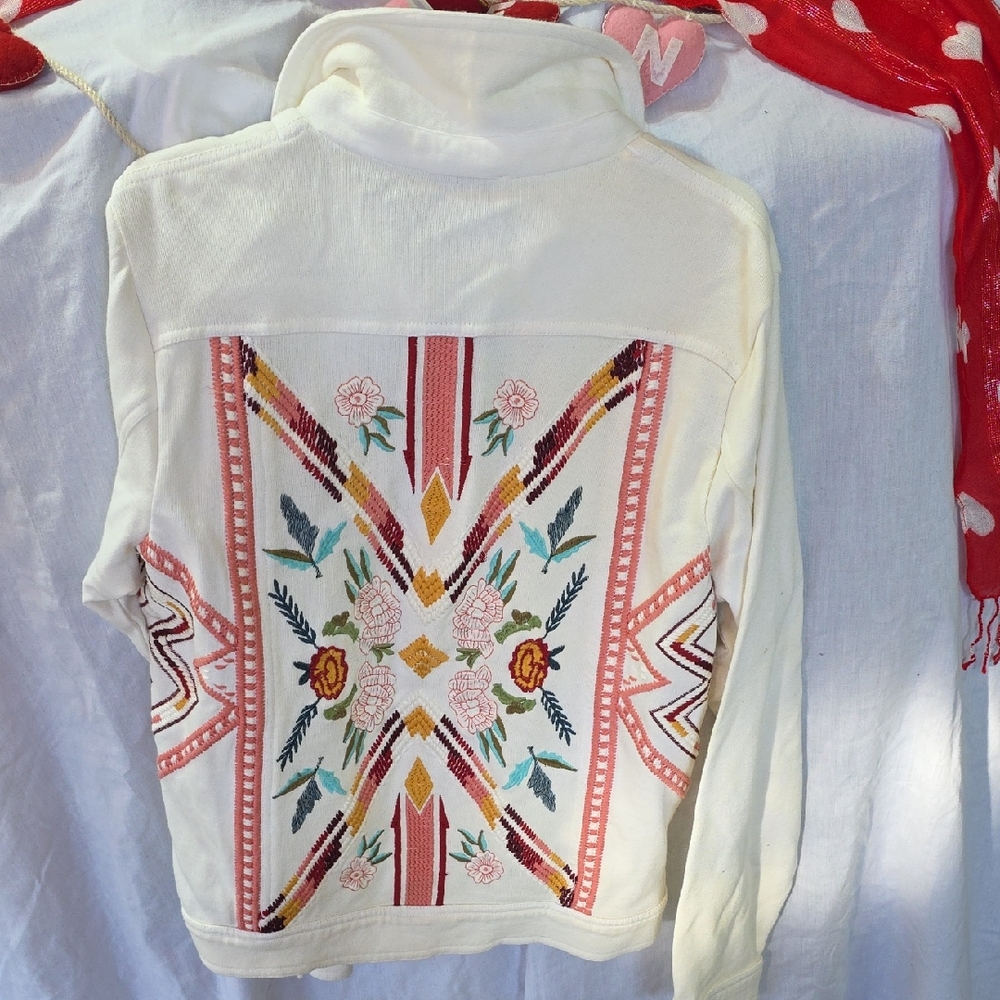 Coldwater Creek Cream Jean Jacket with  Embroidered back & Button Details. NWT